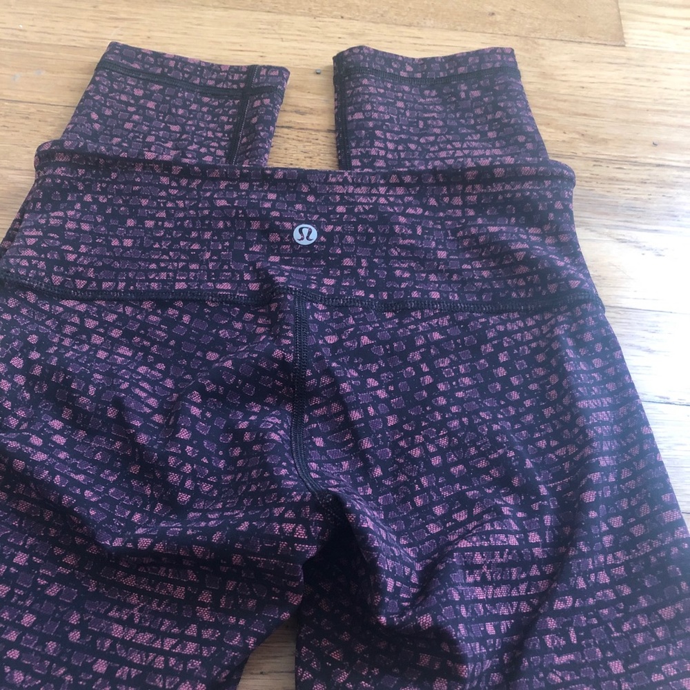 Lululemon cropped leggings size 4 - Picture 3 of 5